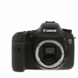 Canon EOS 7D DSLR Camera + Batteries & CF Card